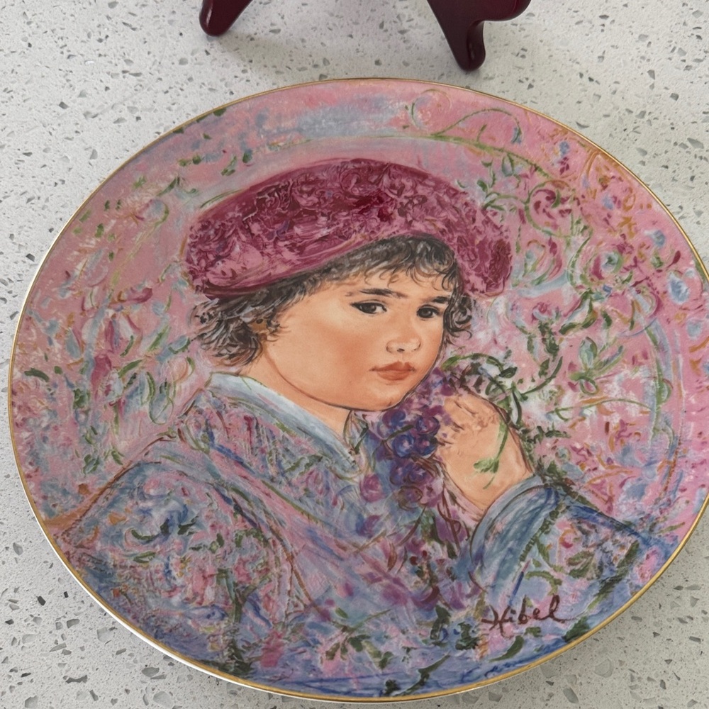 Hand-Painted Pink Portrait Ceramic Plate - Unbranded